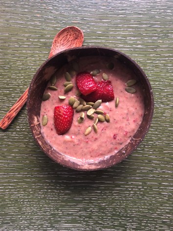 strawberries yoghurt